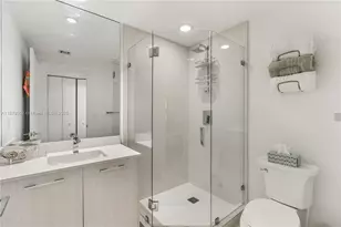 55 SW 9th St, Miami, FL 33130 - Photo 15