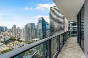 55 SW 9th St, Miami, FL 33130 - Photo 21