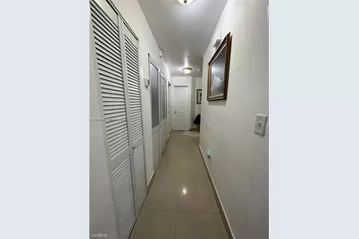 17652 NW 76th Ct, Hialeah, FL 33015 - Photo 9