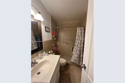 17652 NW 76th Ct, Hialeah, FL 33015 - Photo 11