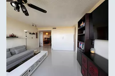 16300 Golf Club Rd #710, Weston, FL 33326 - Photo 9