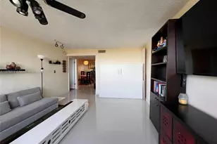 16300 Golf Club Rd, Weston, FL 33326 - Photo 9