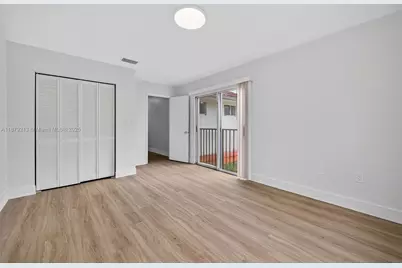 10275 NW 46th St, Doral, FL 33178 - Photo 15