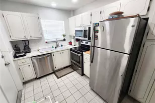 580 Egret Dr, Hallandale Beach, FL 33009 - Photo 11