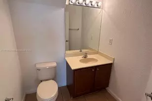 11401 NW 89th St, Doral, FL 33178 - Photo 9