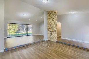 7008 NW 49th Ct, Lauderhill, FL 33319 - Photo 7