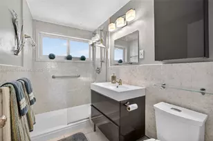425 Bayshore Dr, Fort Lauderdale, FL 33304 - Photo 17