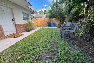 216 NE 41st St, Oakland Park, FL 33334 - Photo 7