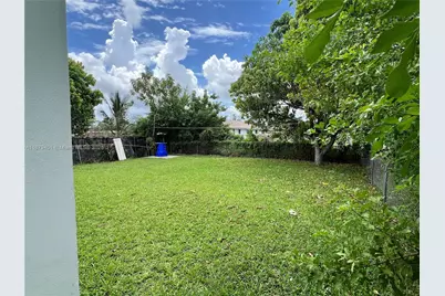 5724 SW 18th St, West Park, FL 33023 - Photo 41