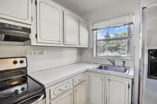 8951 Sunrise Lakes Blvd, Sunrise, FL 33322 - Photo 11