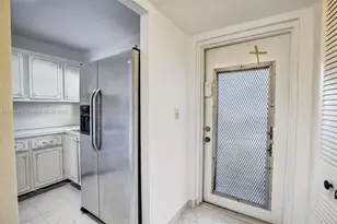 8951 Sunrise Lakes Blvd, Sunrise, FL 33322 - Photo 9