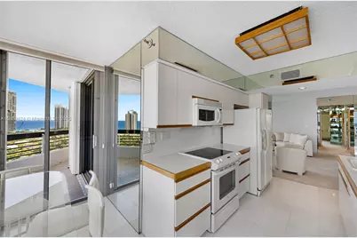 19195 NE 36th Ct #2706, Aventura, FL 33180 - Photo 13