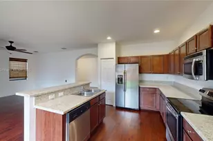 15460 SW 176th Ln, Miami, FL 33187 - Photo 9