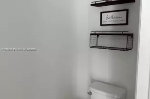 9309 W 32nd Ln, Hialeah, FL 33018 - Photo 9