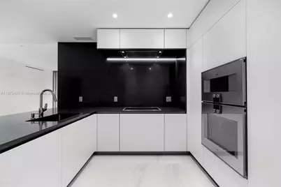 300 Biscayne Blvd Way #2409, Miami, FL 33131 - Photo 11