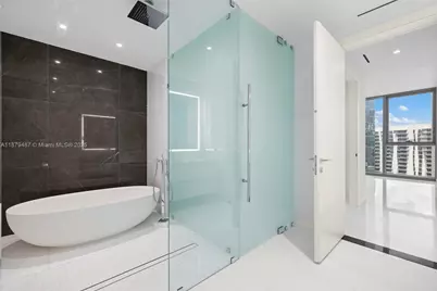 300 Biscayne Blvd Way #2409, Miami, FL 33131 - Photo 37