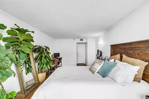 555 NE 15th St, Miami, FL 33132 - Photo 11