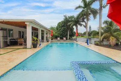 15000 Egan Ln, Miami Lakes, FL 33014 - Photo 11