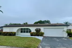 1190 NW 92nd Ave, Pembroke Pines, FL 33024 - Photo 1