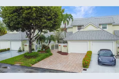 9929 NW 49th Ter, Doral, FL 33178 - Photo 7