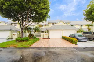 9929 NW 49th Terrace, Doral, FL 33178 - Photo 5