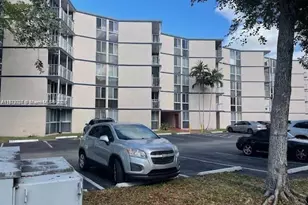 7075 NW 186th St, Hialeah, FL 33015 - Photo 1