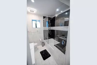 312 NE 108th St, Miami, FL 33161 - Photo 13