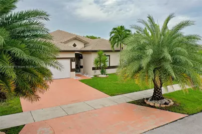 1407 SE 7th St, Homestead, FL 33033 - Photo 1