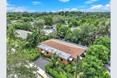 460 NE 132nd St, North Miami, FL 33161 - Photo 15