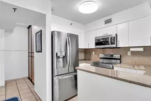 546 SW 1st St, Miami, FL 33130 - Photo 9