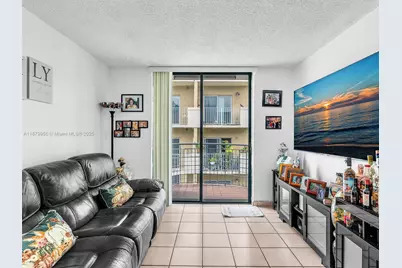 546 SW 1st St #607, Miami, FL 33130 - Photo 15