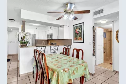 546 SW 1st St #607, Miami, FL 33130 - Photo 11