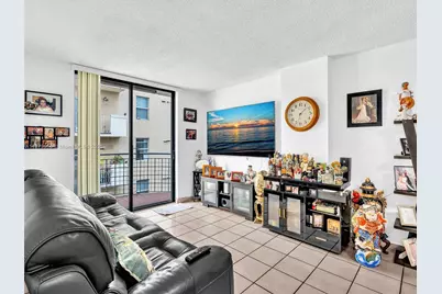 546 SW 1st St #607, Miami, FL 33130 - Photo 17