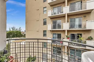 546 SW 1st St, Miami, FL 33130 - Photo 21