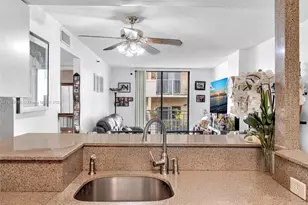 546 SW 1st St, Miami, FL 33130 - Photo 7