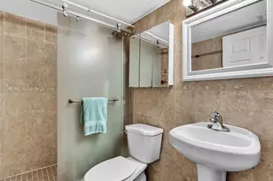 546 SW 1st St, Miami, FL 33130 - Photo 33