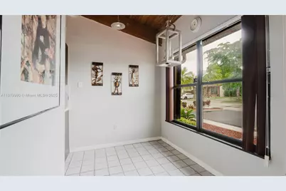 2290 Oak Ct, Pembroke Pines, FL 33026 - Photo 9