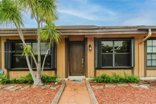 2290 Oak Ct, Pembroke Pines, FL 33026 - Photo 5