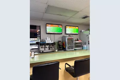 1095 W 29th St, Hialeah, FL 33012 - Photo 7