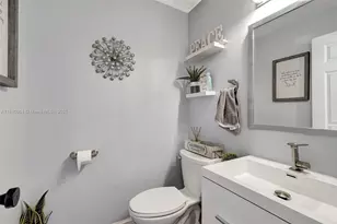 9900 NW 2nd Ct, Plantation, FL 33324 - Photo 17