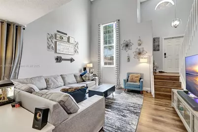 9900 NW 2nd Ct, Plantation, FL 33324 - Photo 9