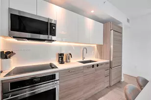 121 NE 34th St, Miami, FL 33137 - Photo 7