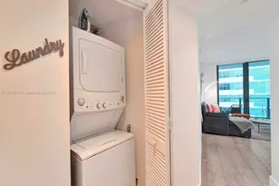 121 NE 34th St, Miami, FL 33137 - Photo 57