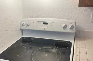 2401 Riverside Dr, Coral Springs, FL 33065 - Photo 23