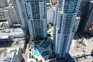 253 NE 2nd St, Miami, FL 33132 - Photo 17