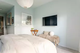 121 NE 34th St, Miami, FL 33137 - Photo 21