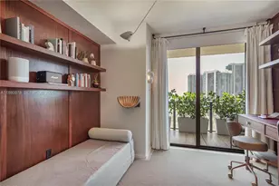 121 NE 34th St, Miami, FL 33137 - Photo 25