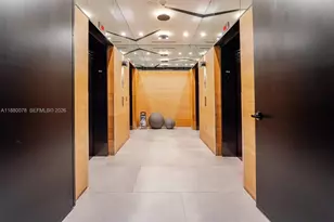 121 NE 34th St, Miami, FL 33137 - Photo 35