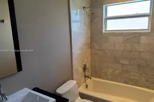 200 NE 44th St, Miami, FL 33137 - Photo 11