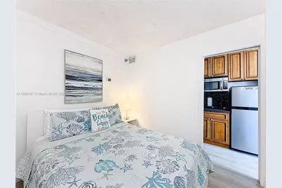 19201 Collins Ave #1010, Sunny Isles Beach, FL 33160 - Photo 23